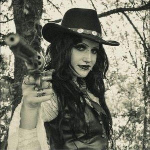 Meet your Posher, Bella